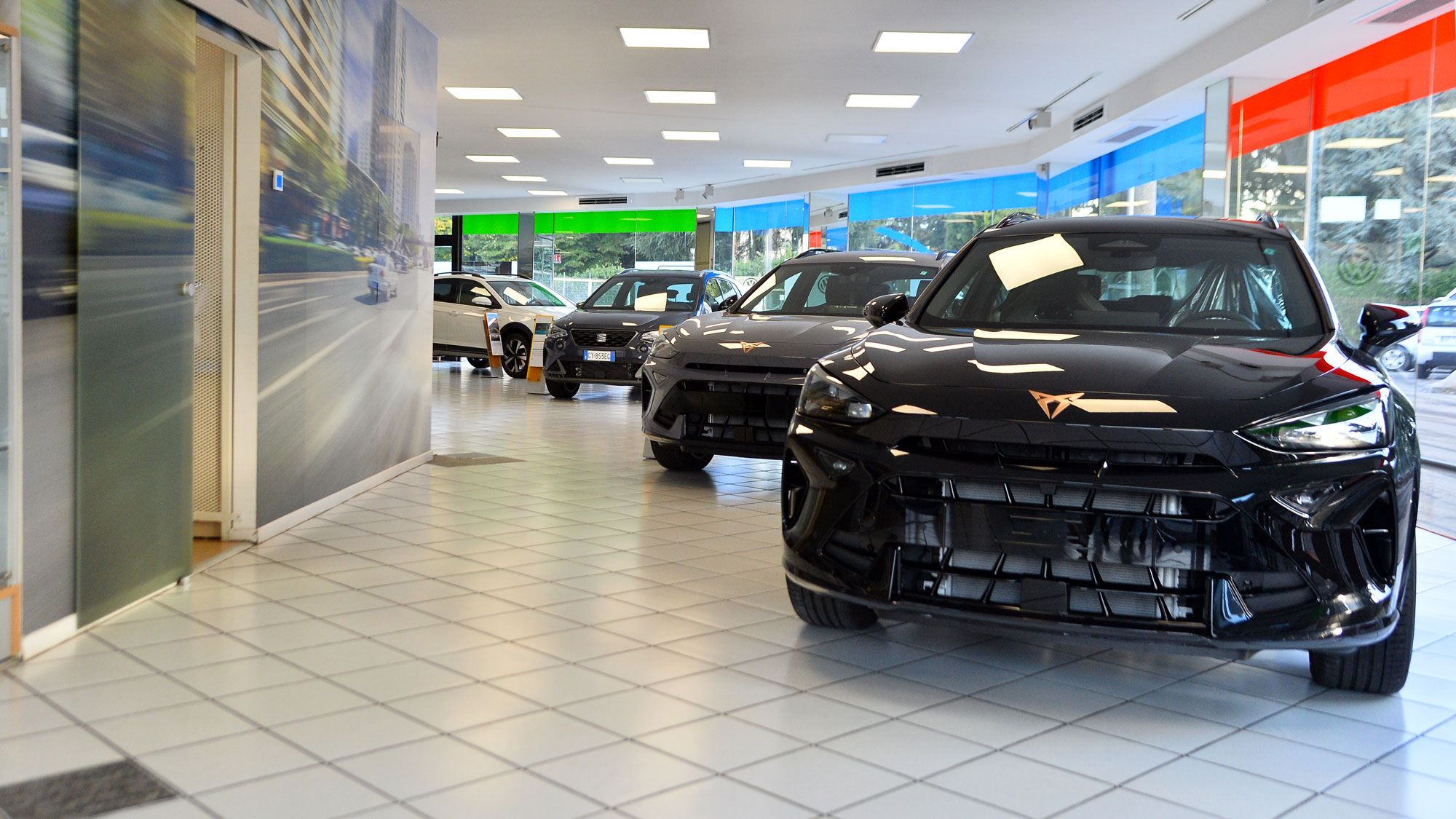 auto-in-esposizione-salvia-auto